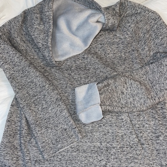 Warm cozy UGG sweatshirt - Picture 2 of 5